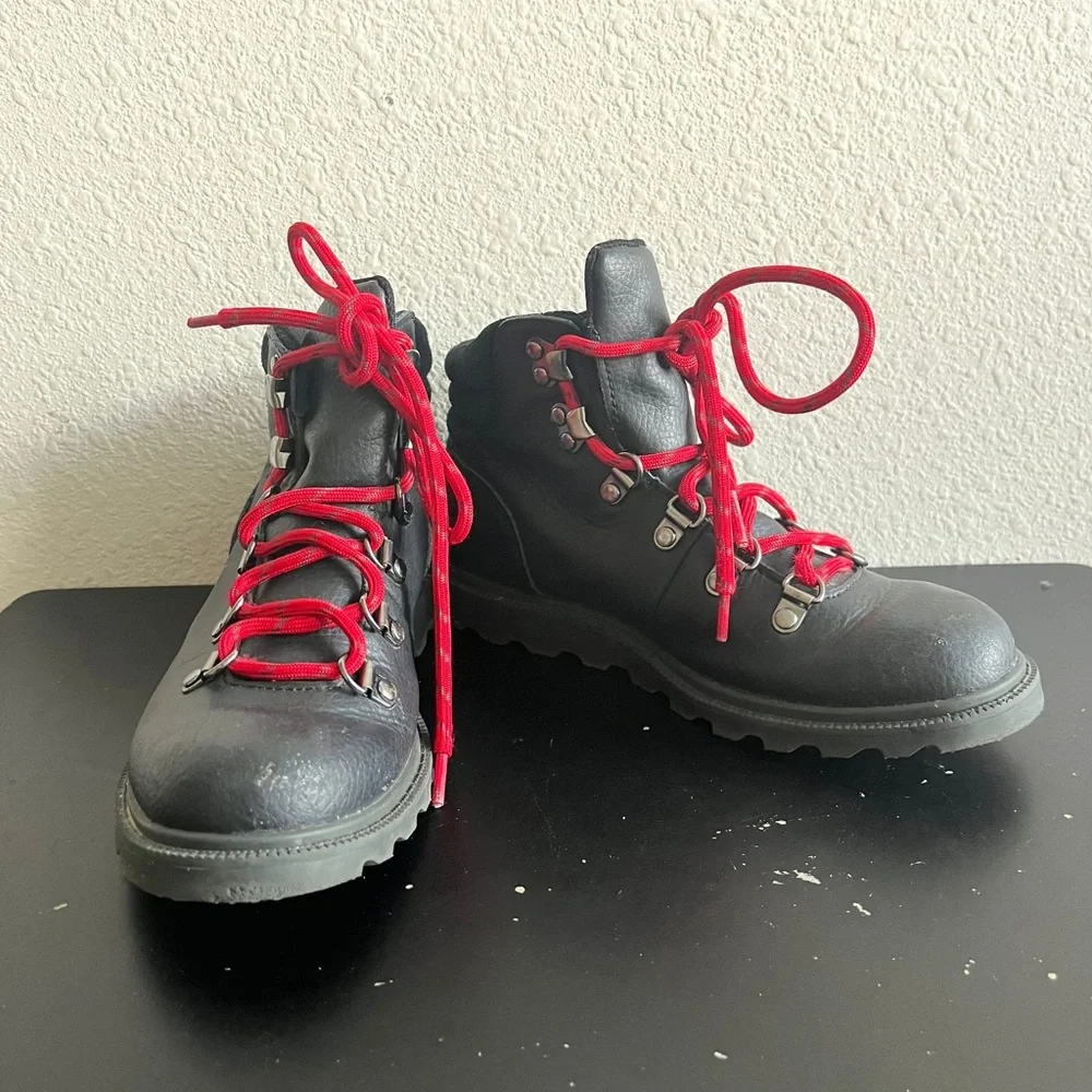 Sorel Unisex Madson Black Waterproof Hiker Boots Size 2 Style NY2994-010 - Picture 5 of 8